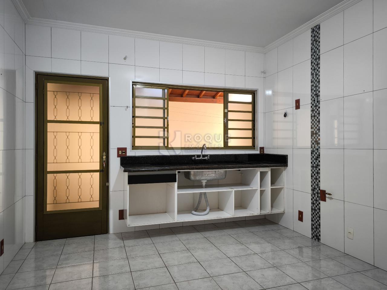 Casa Residencial à venda no bairro Jardim São Lourenço: COZINHA