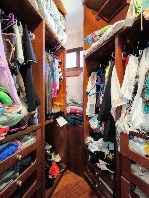Apartamento à venda no bairro Centro: CLOSET SUÍTE 1