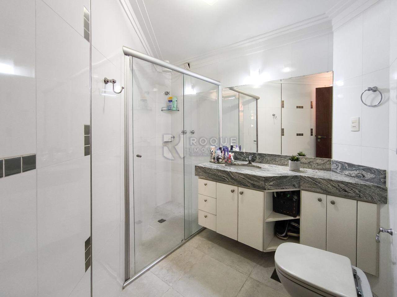 Apartamento à venda no bairro Centro: WC SUÍTE 3