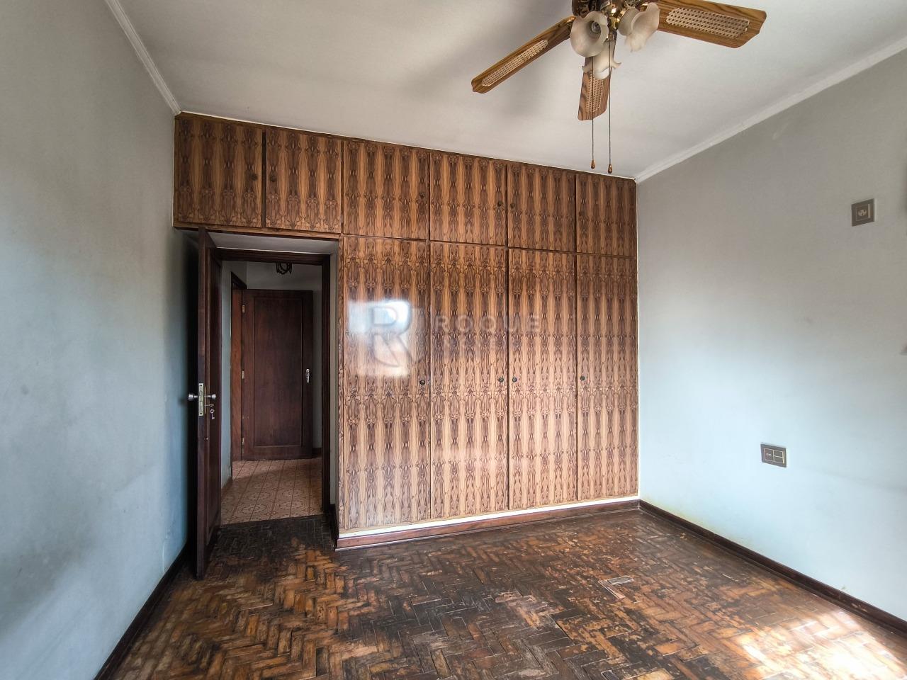 Casa Comercial à venda no bairro Vila da Glória: SUÍTE