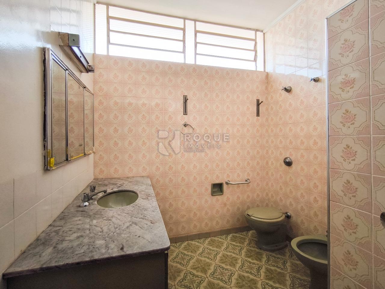 Casa Comercial à venda no bairro Vila da Glória: BANHEIRO SOCIAL