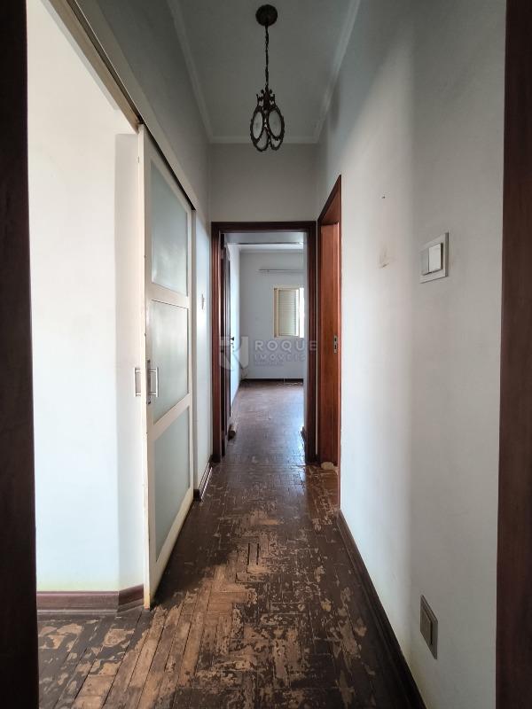 Casa Comercial à venda no bairro Vila da Glória: CORREDOR INTERNO