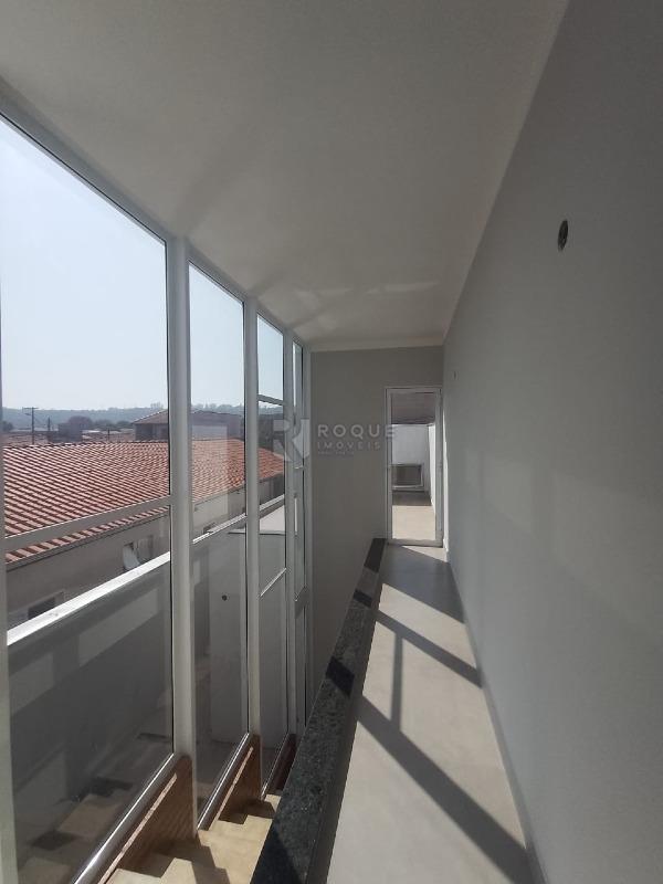 Casa Residencial para aluguel no bairro Vila Rosana: Hall dormitórios superior