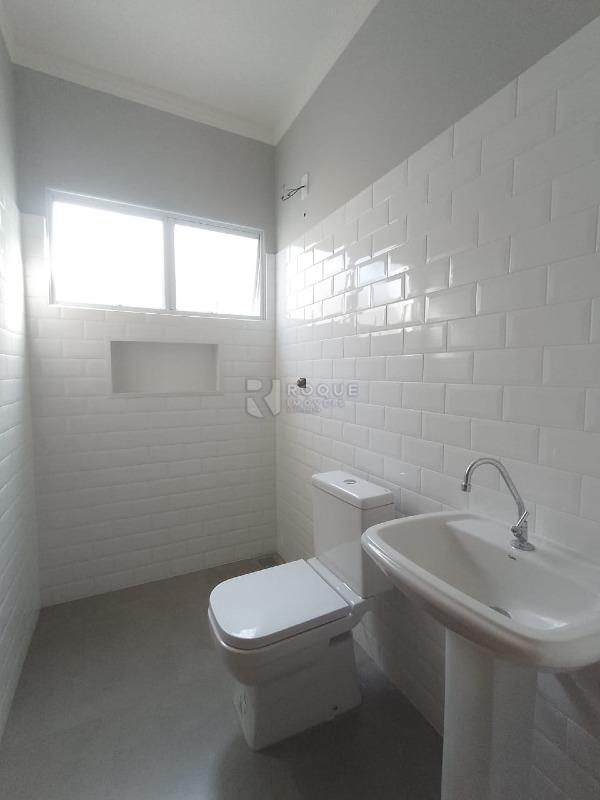 Casa Residencial para aluguel no bairro Vila Rosana: WC social térreo