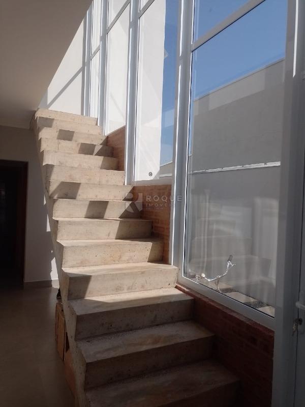 Casa Residencial para aluguel no bairro Vila Rosana: Escada acesso piso superior