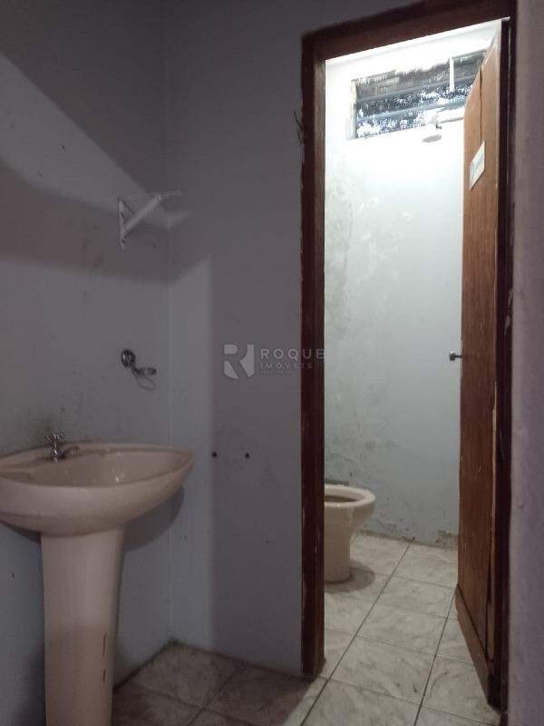 Salão para aluguel no bairro Parque das Nações: WC social loja 1