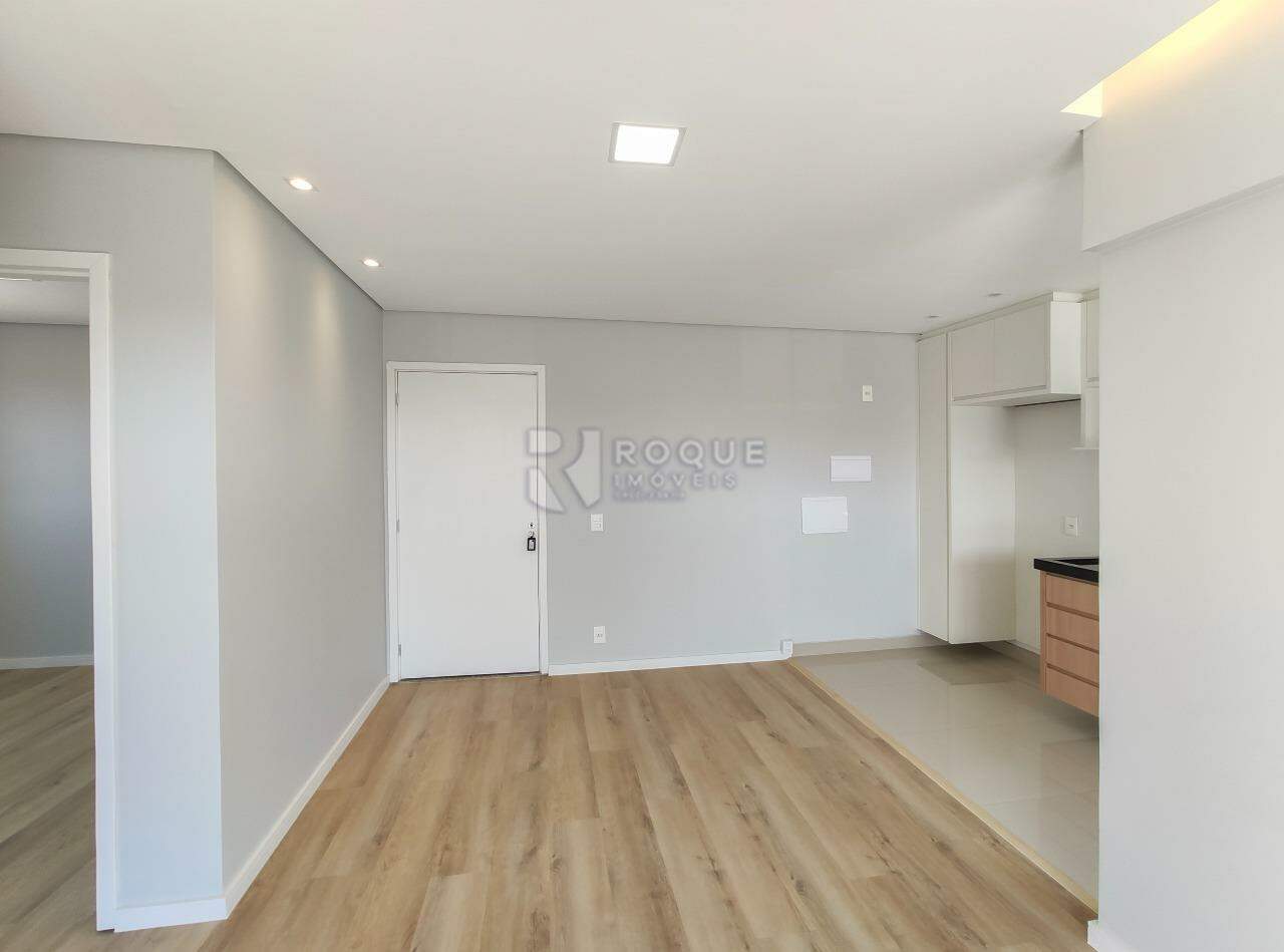 Apartamento para aluguel no bairro Jardim Residencial Roseira: Sala 