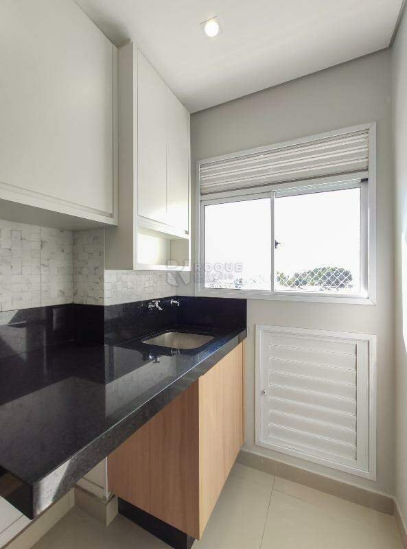 Apartamento para aluguel no bairro Jardim Residencial Roseira: Área de serviço 