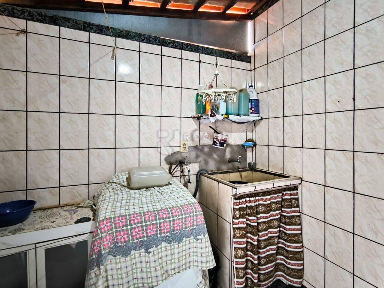 Casa Residencial à venda no bairro Jardim Boa Vista: LAVANDERIA FUNDOS