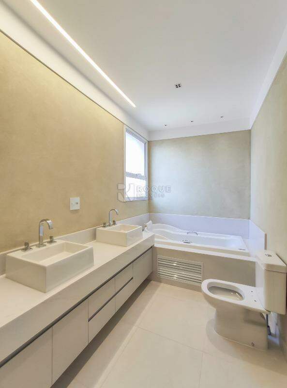 Apartamento para aluguel no bairro Jardim Aquárius: WC Suíte 1 