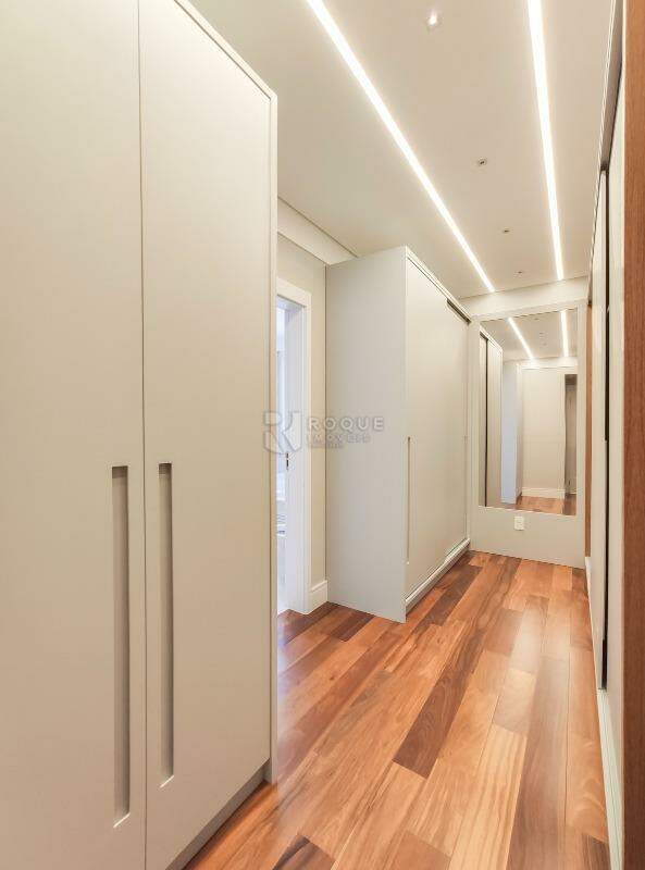 Apartamento para aluguel no bairro Jardim Aquárius: Closet Suíte 4