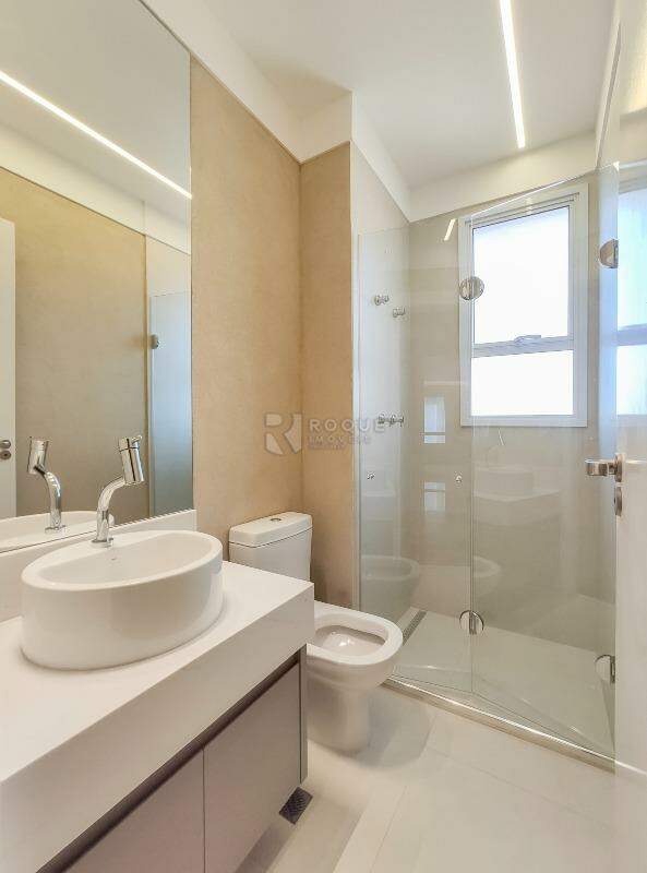 Apartamento para aluguel no bairro Jardim Aquárius: WC Suíte 2