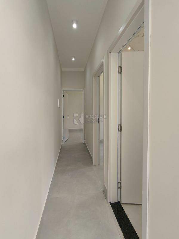 Casa Residencial à venda no bairro Jardim Marajoara: CORREDOR INTERNO