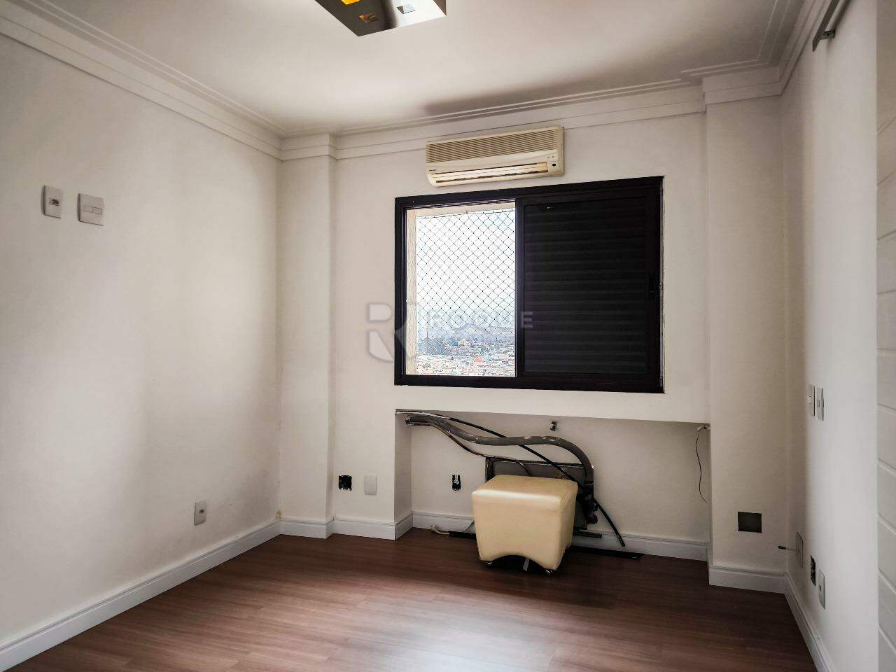 Apartamento à venda no bairro Centro: ESCRITÓRIO