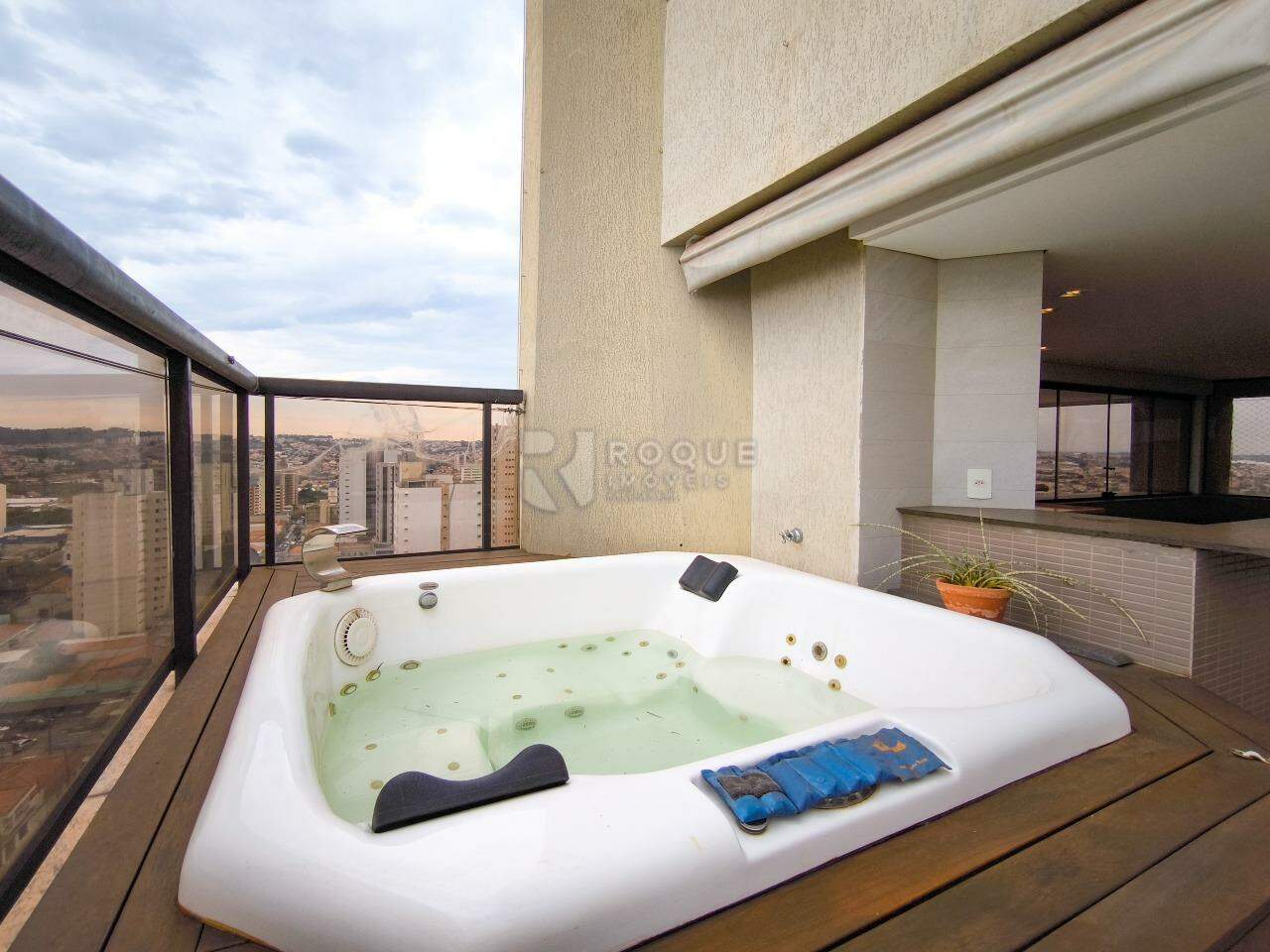 Apartamento à venda no bairro Centro: HIDROMASSAGEM