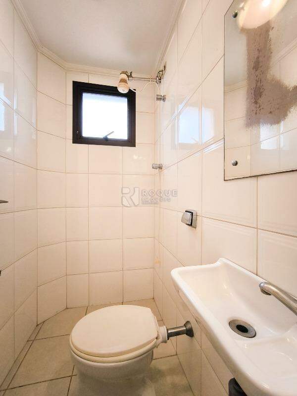 Apartamento à venda no bairro Centro: BANHEIRO EMPREGADA