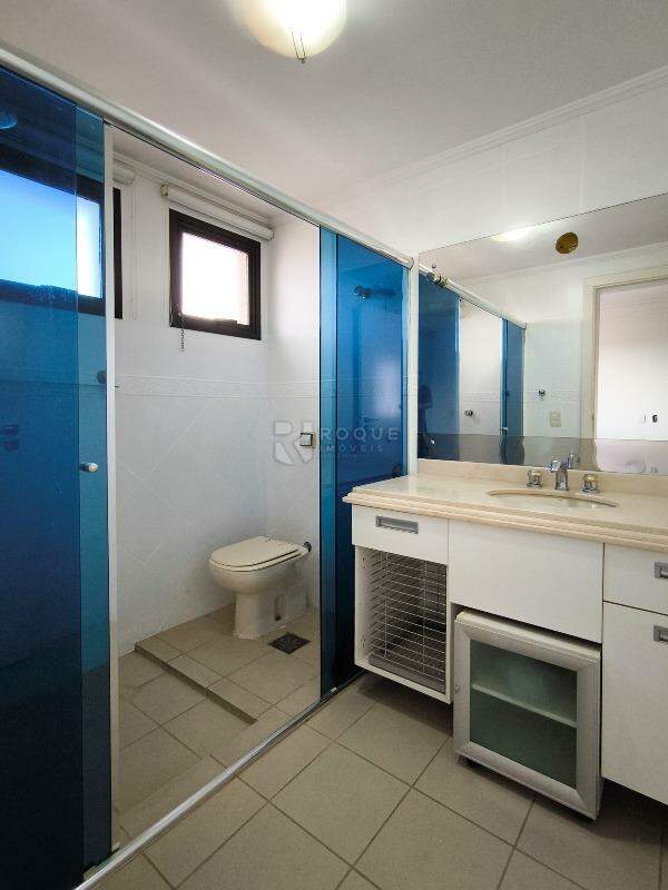Apartamento à venda no bairro Centro: WC SUÍTE 1