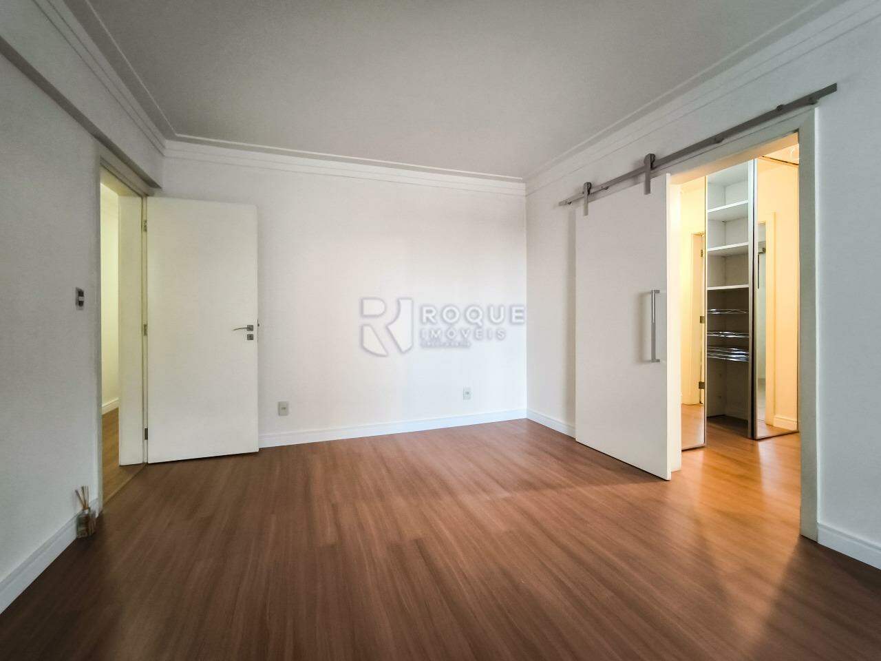 Apartamento à venda no bairro Centro: SUÍTE MASTER