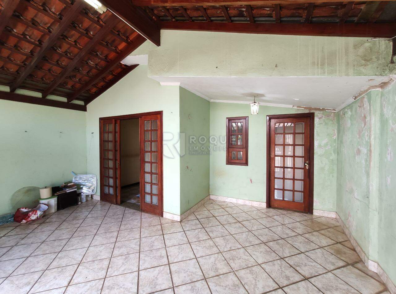 Casa Residencial à venda no bairro Jardim Consoli: Frente / Garagem
