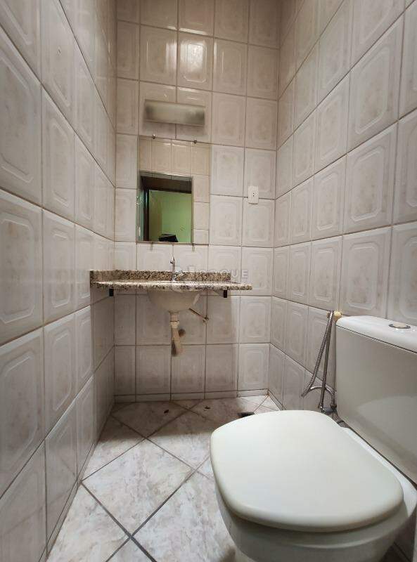 Casa Residencial à venda no bairro Jardim Consoli: WC suíte