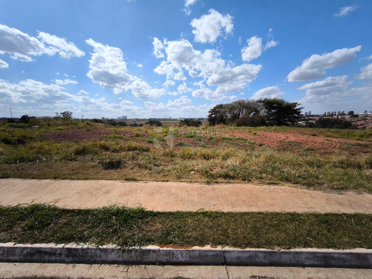 Terreno à venda no bairro Jardim Primavera: FRENTE