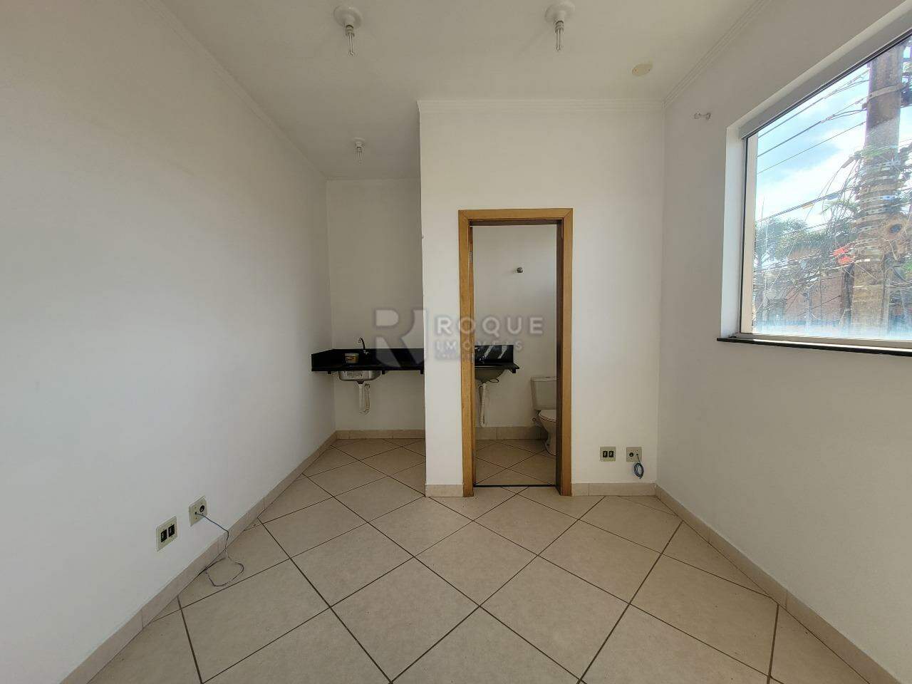 Salas/Conjuntos para aluguel no bairro Vila Cristovam: Sala