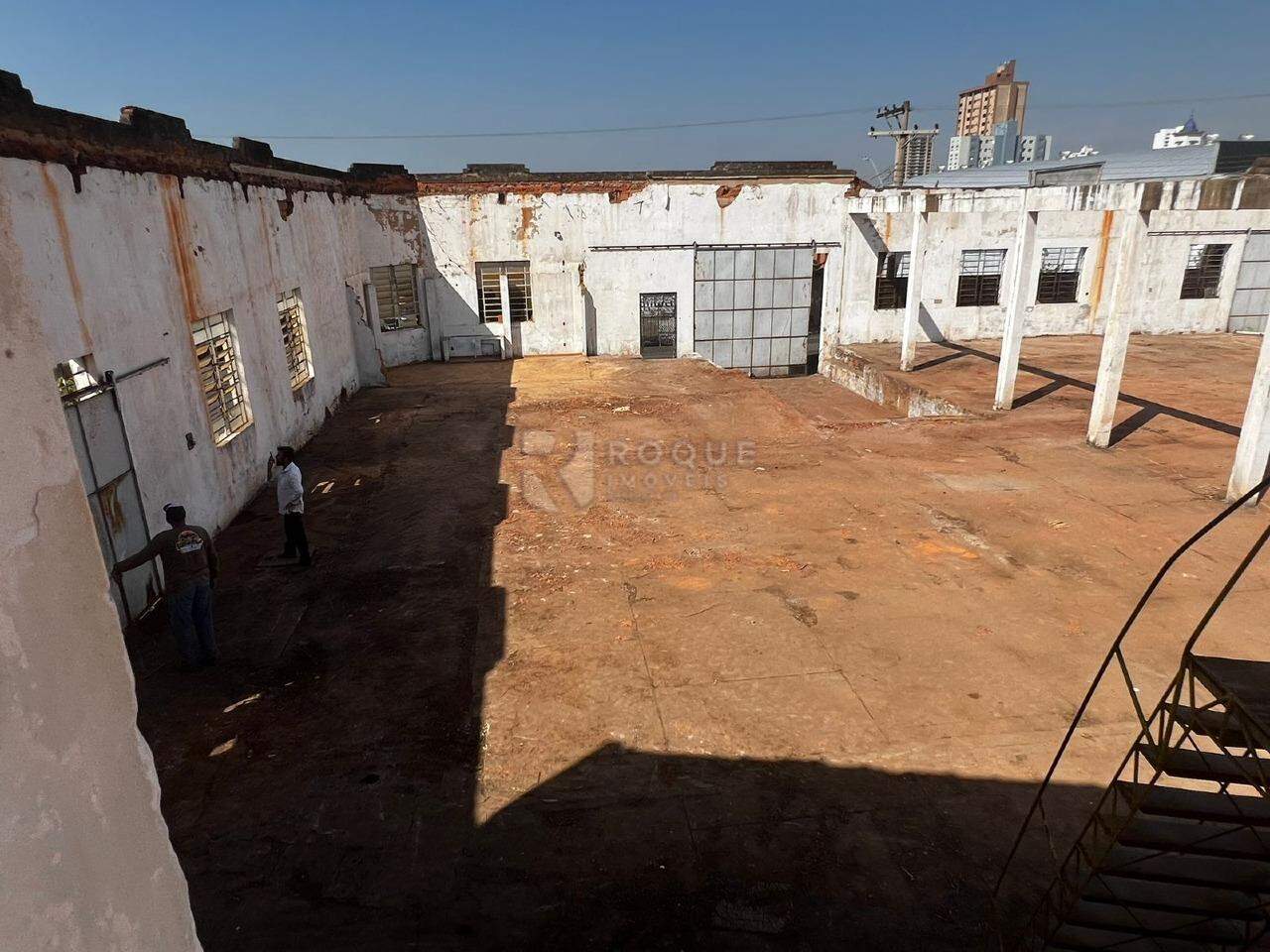 Terreno à venda no bairro Centro: 