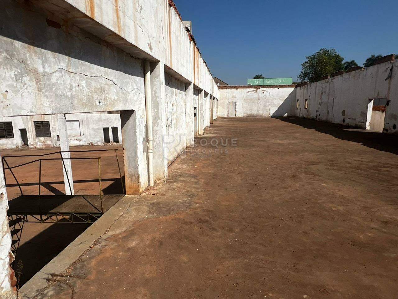 Terreno à venda no bairro Centro: 