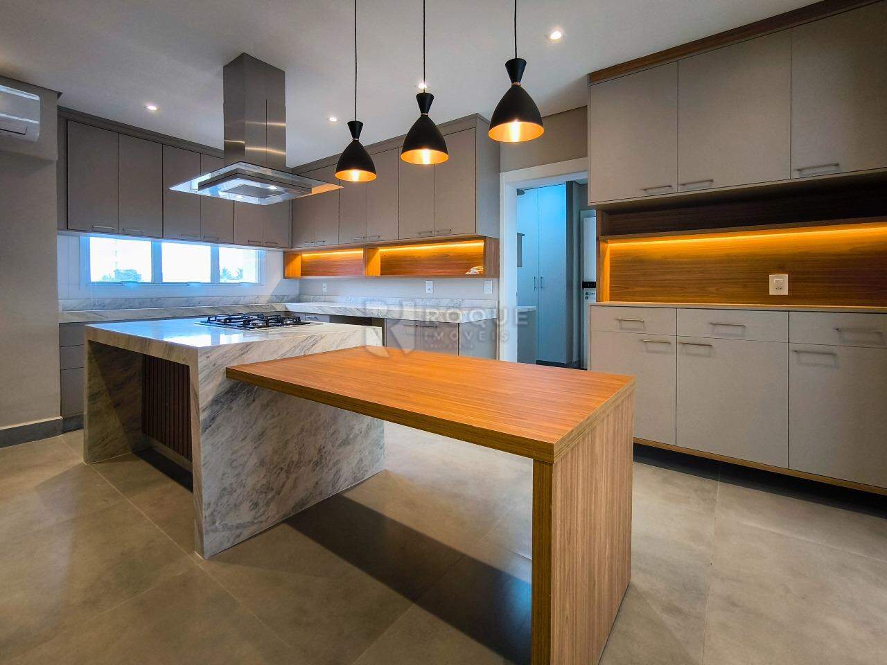 Apartamento à venda no bairro Jardim Aquárius: COZINHA