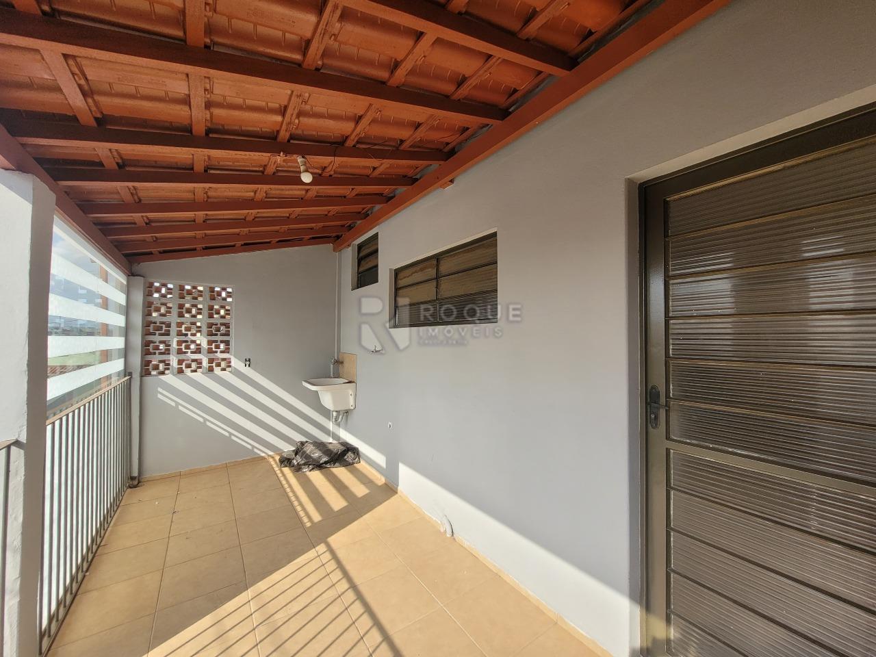 Casa Residencial à venda no bairro Jardim Orestes Veroni: Sacada