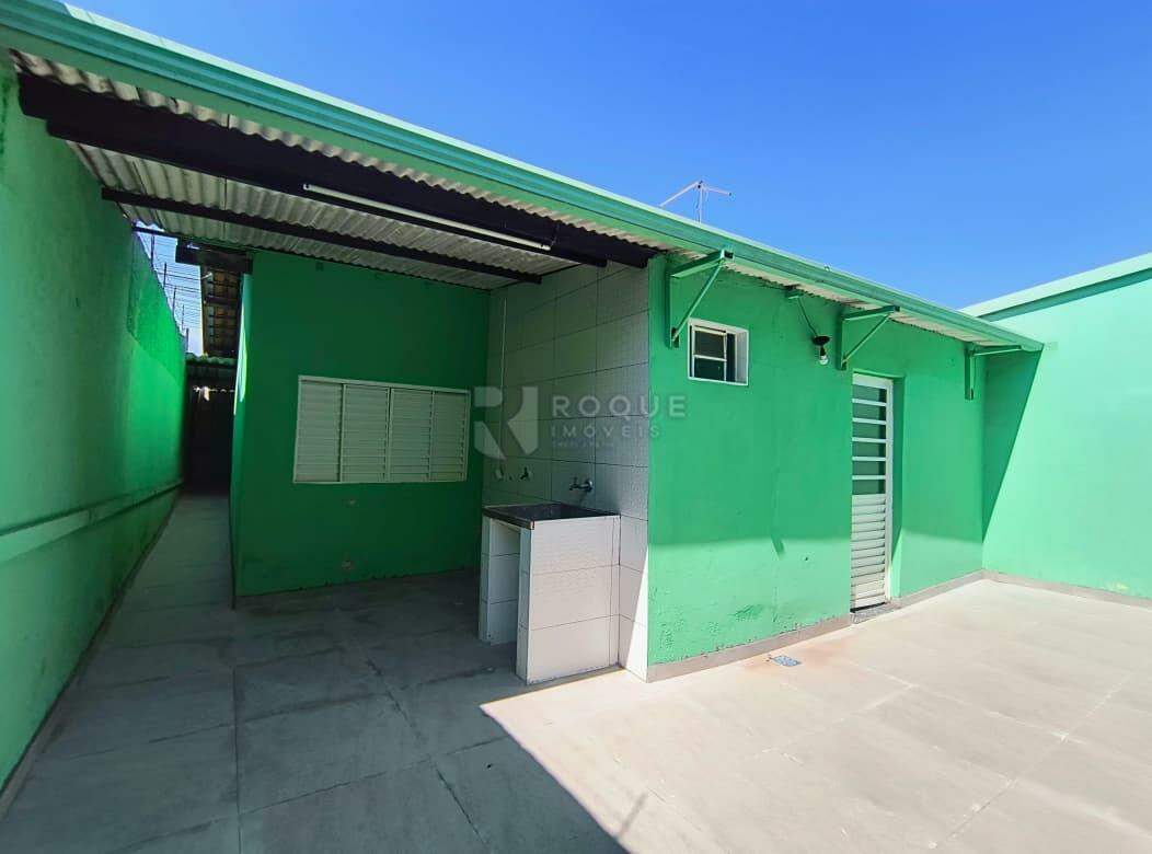 Casa Residencial para aluguel no bairro Parque Residencial Abílio Pedro: Fundos