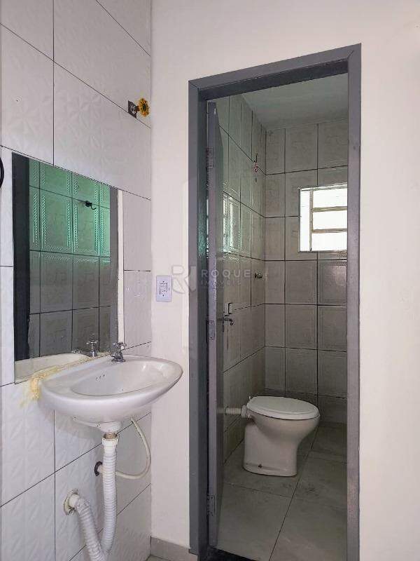Casa Residencial para aluguel no bairro Parque Residencial Abílio Pedro: Wc social 