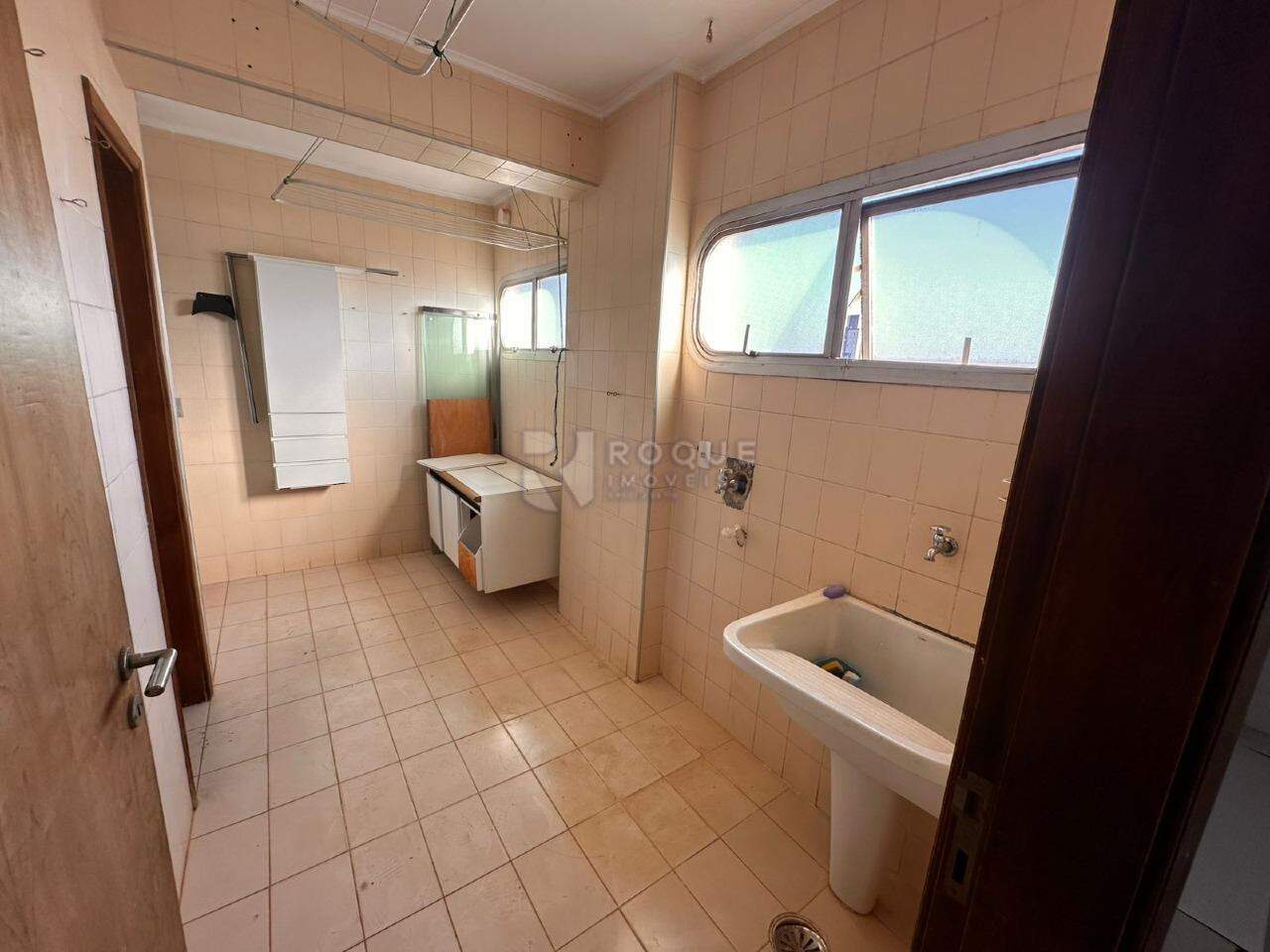 Apartamento à venda no bairro Centro: LAVANDERIA 