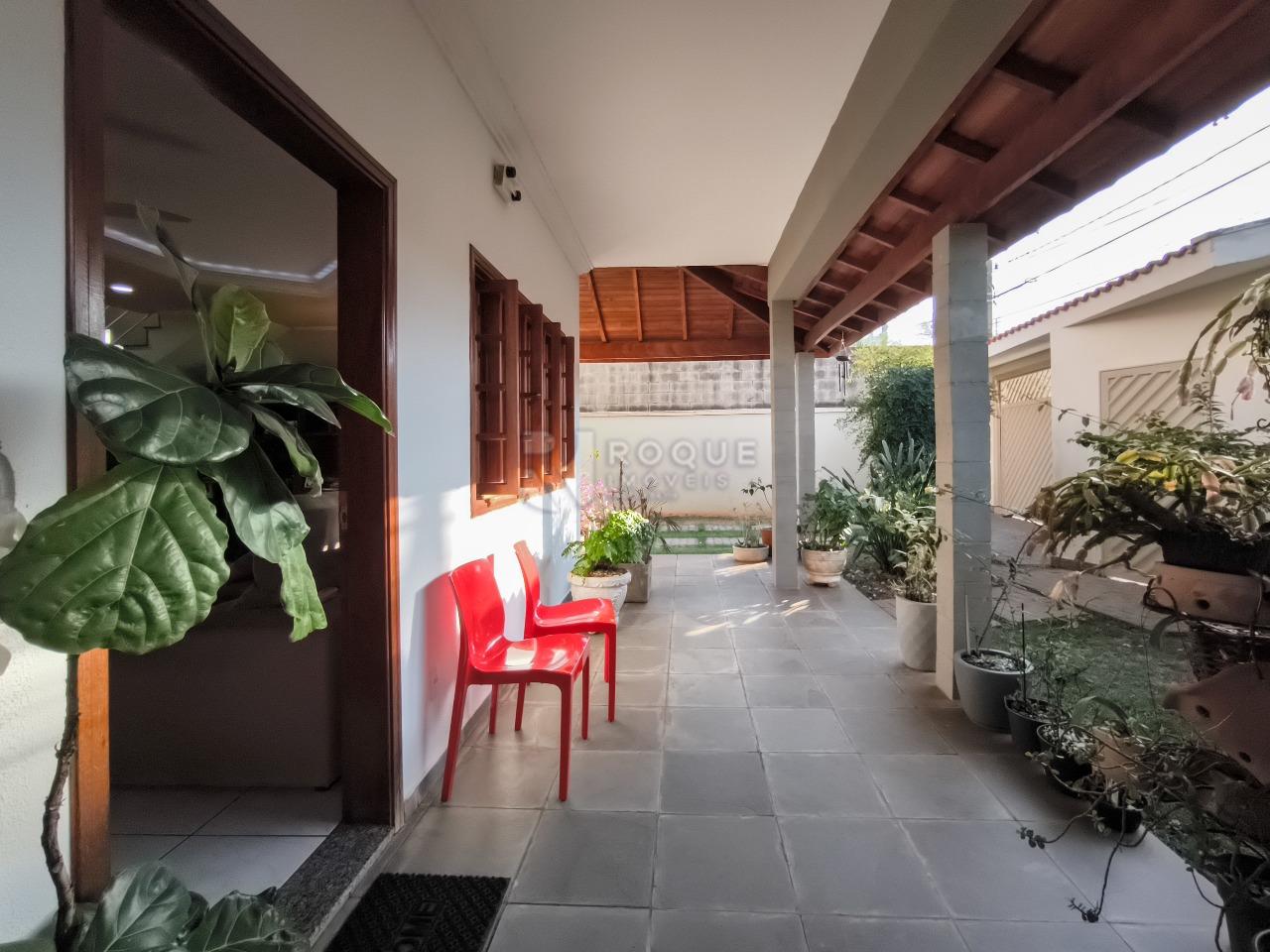 Casa Residencial à venda no bairro Vila Solar: VARANDA