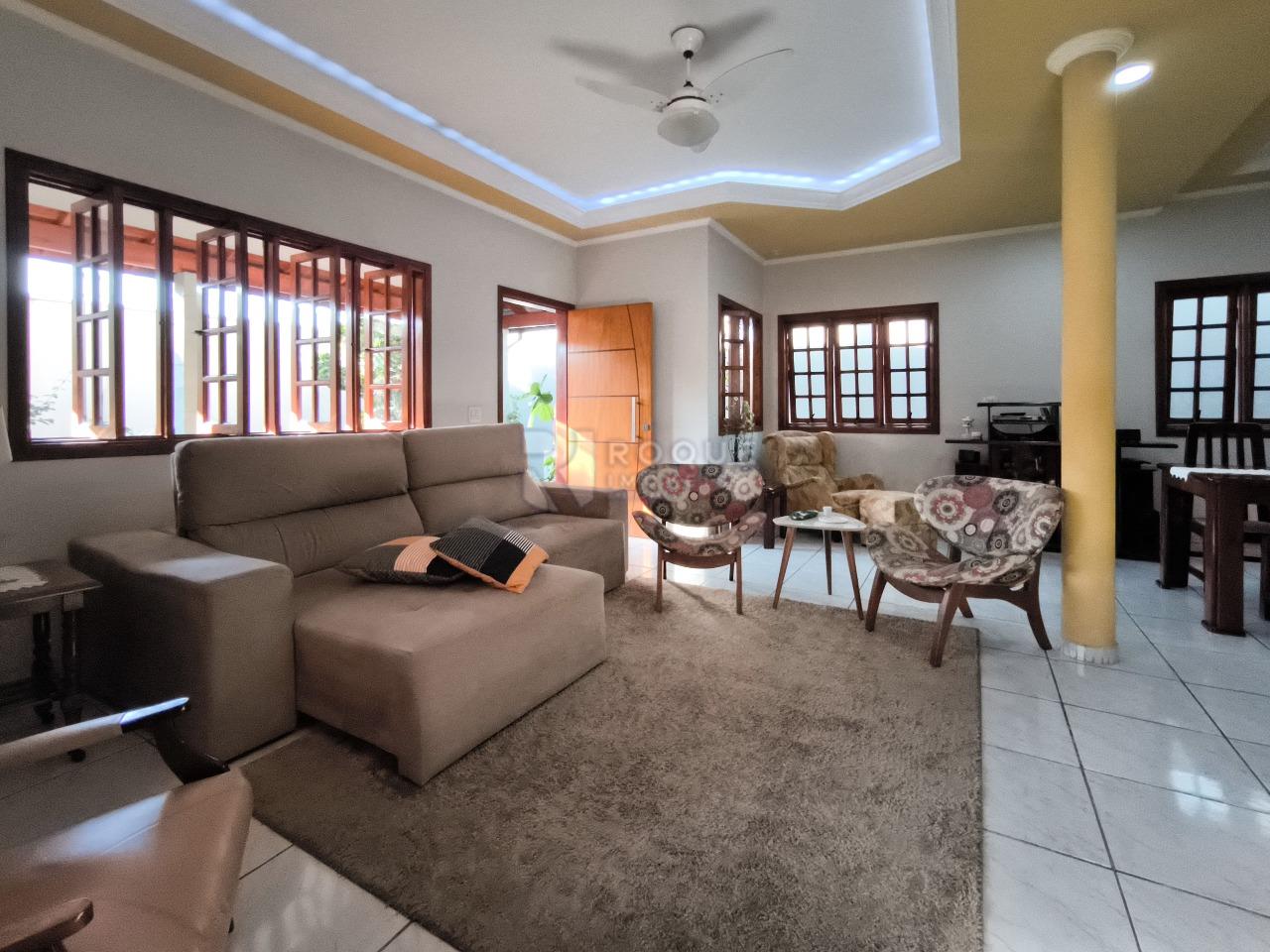 Casa Residencial à venda no bairro Vila Solar: SALA DE ESTAR