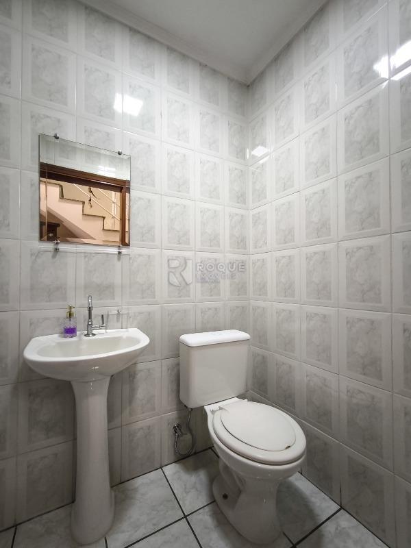 Casa Residencial à venda no bairro Vila Solar: LAVABO