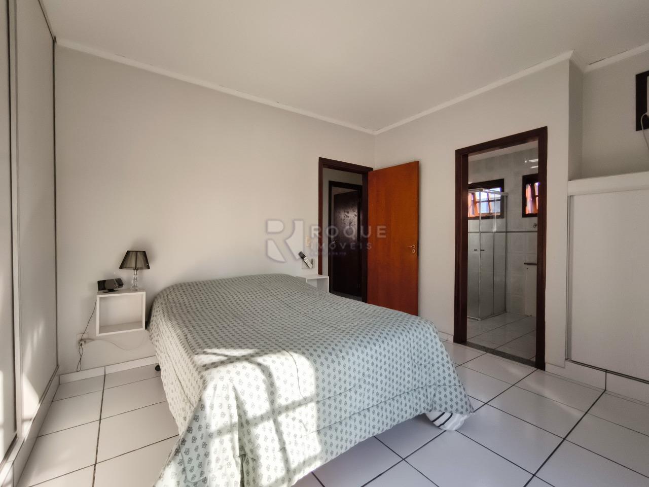 Casa Residencial à venda no bairro Vila Solar: SUÍTE 1