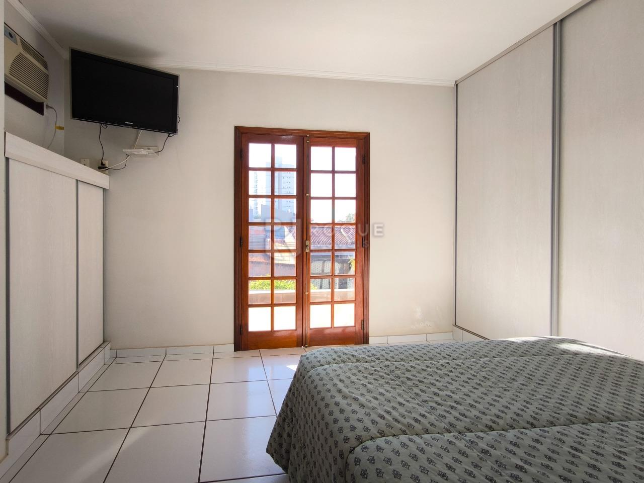 Casa Residencial à venda no bairro Vila Solar: SUÍTE 1