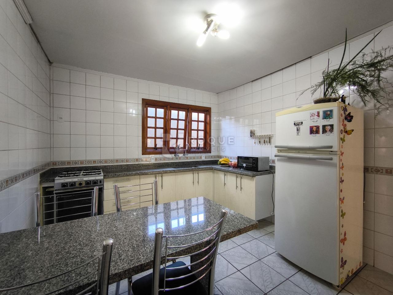 Casa Residencial à venda no bairro Vila Solar: COZINHA
