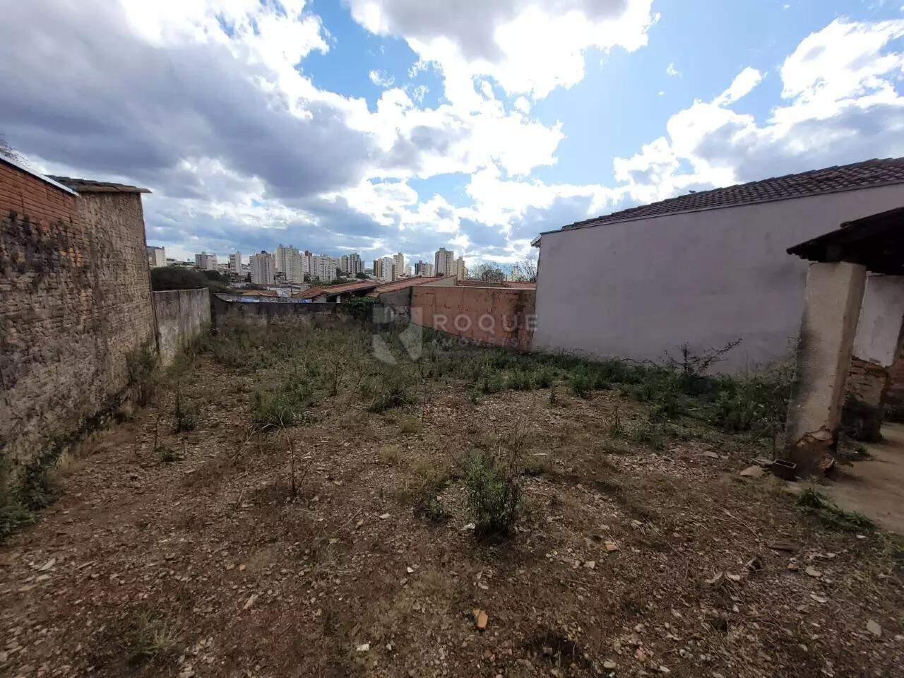 Terreno à venda no bairro Vila Camargo: 