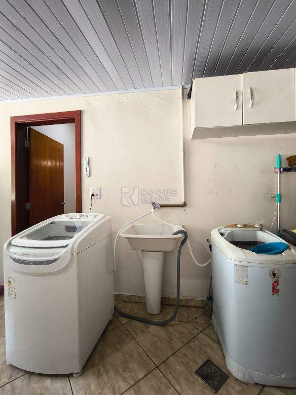 Casa Residencial à venda no bairro Vila Queiroz: LAVANDERIA