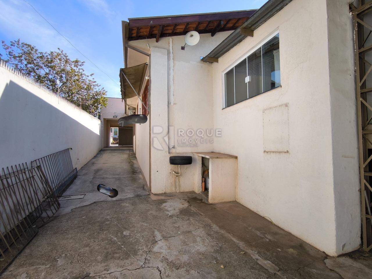 Casa Residencial à venda no bairro Vila Queiroz: LATERAL EXTERNA