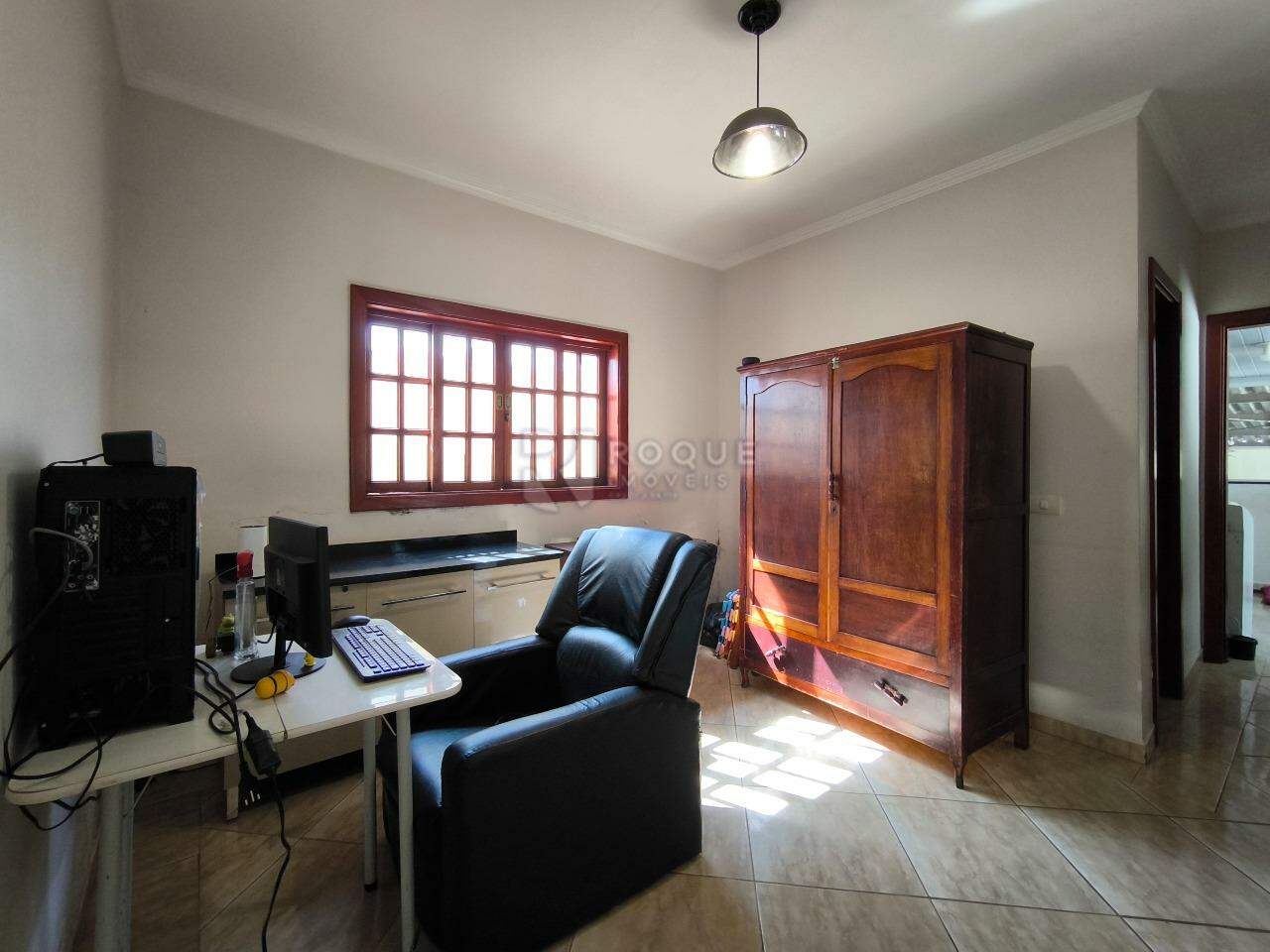 Casa Residencial à venda no bairro Vila Queiroz: ESCRITÓRIO