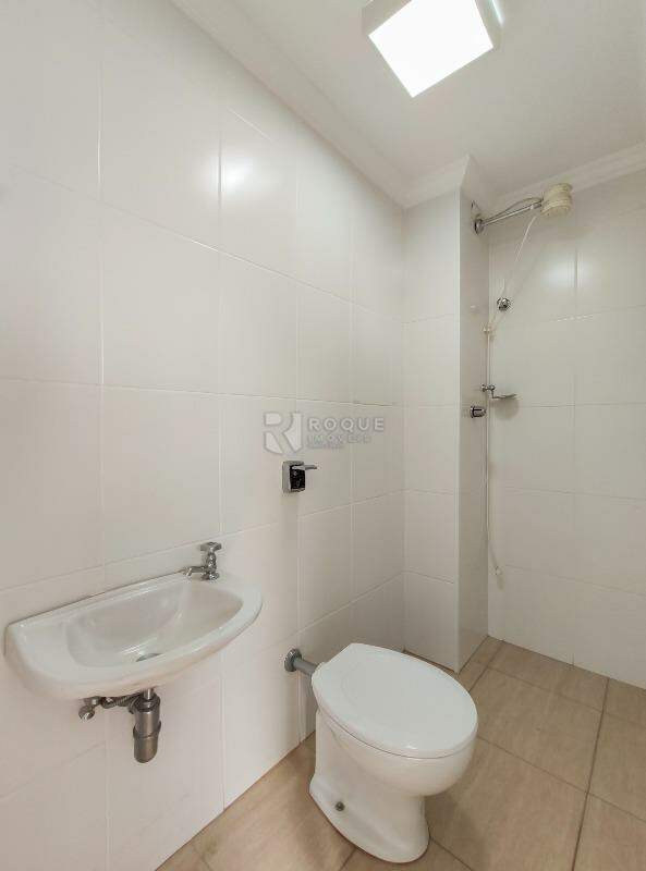 Apartamento à venda no bairro Centro: WC fundo