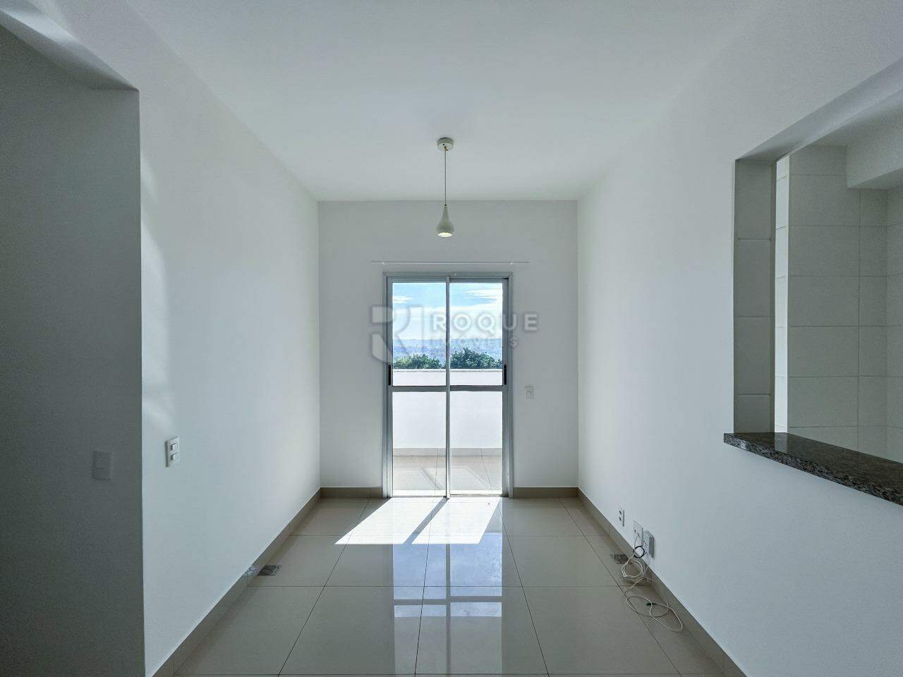Apartamento à venda no bairro Chácaras Antonieta: Sala