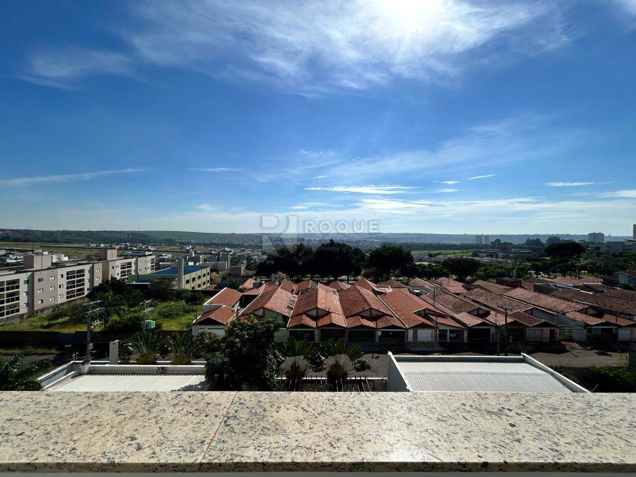 Apartamento à venda no bairro Chácaras Antonieta: Sacada