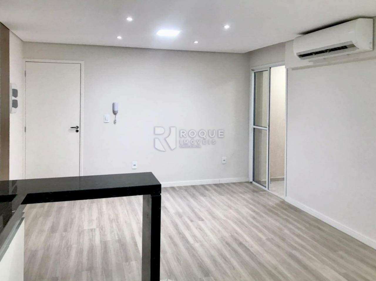 Apartamento à venda no bairro Jardim Trevo: Sala