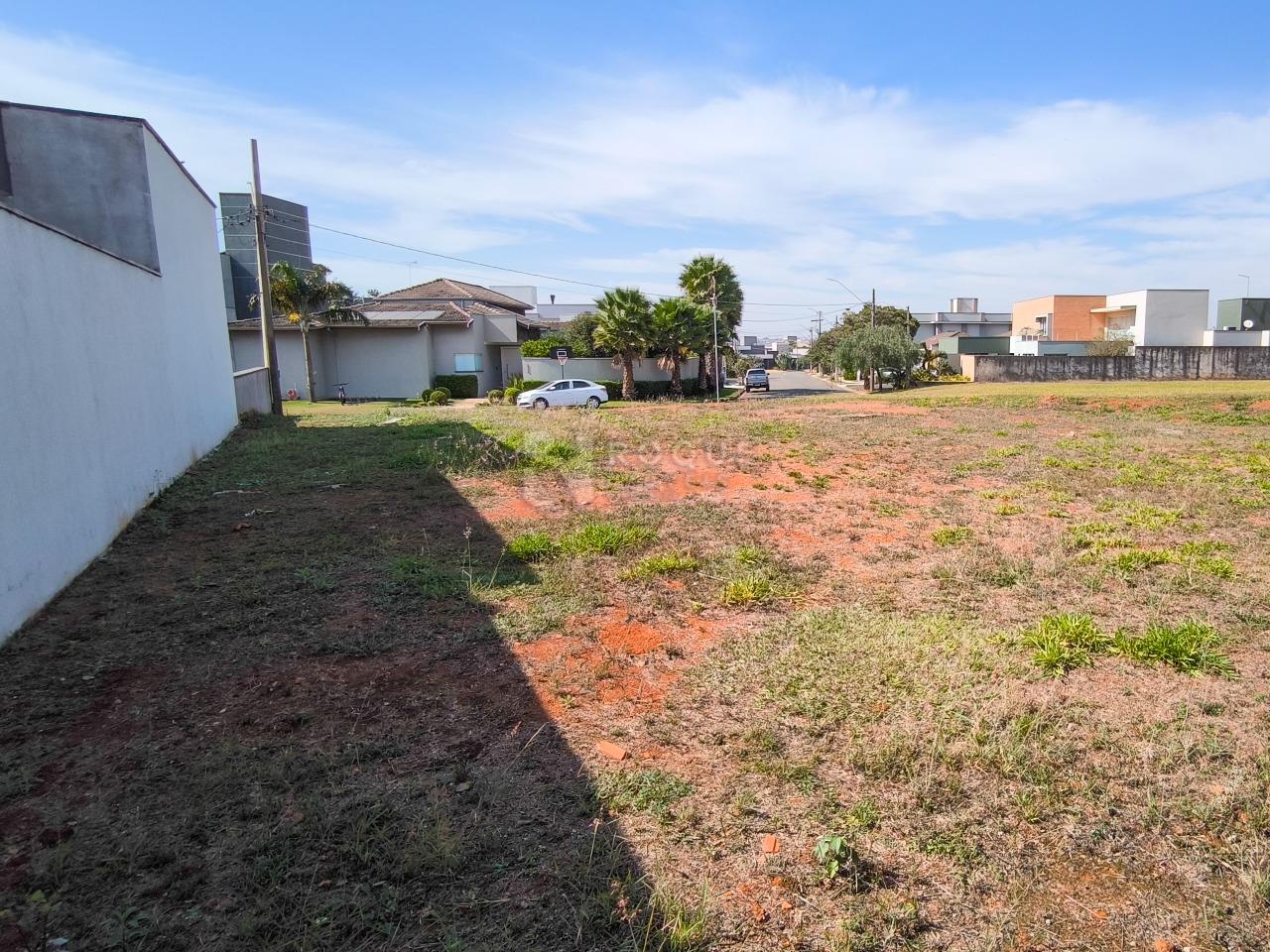 Terreno em condomínio à venda no bairro Residencial Ilha de Bali: 