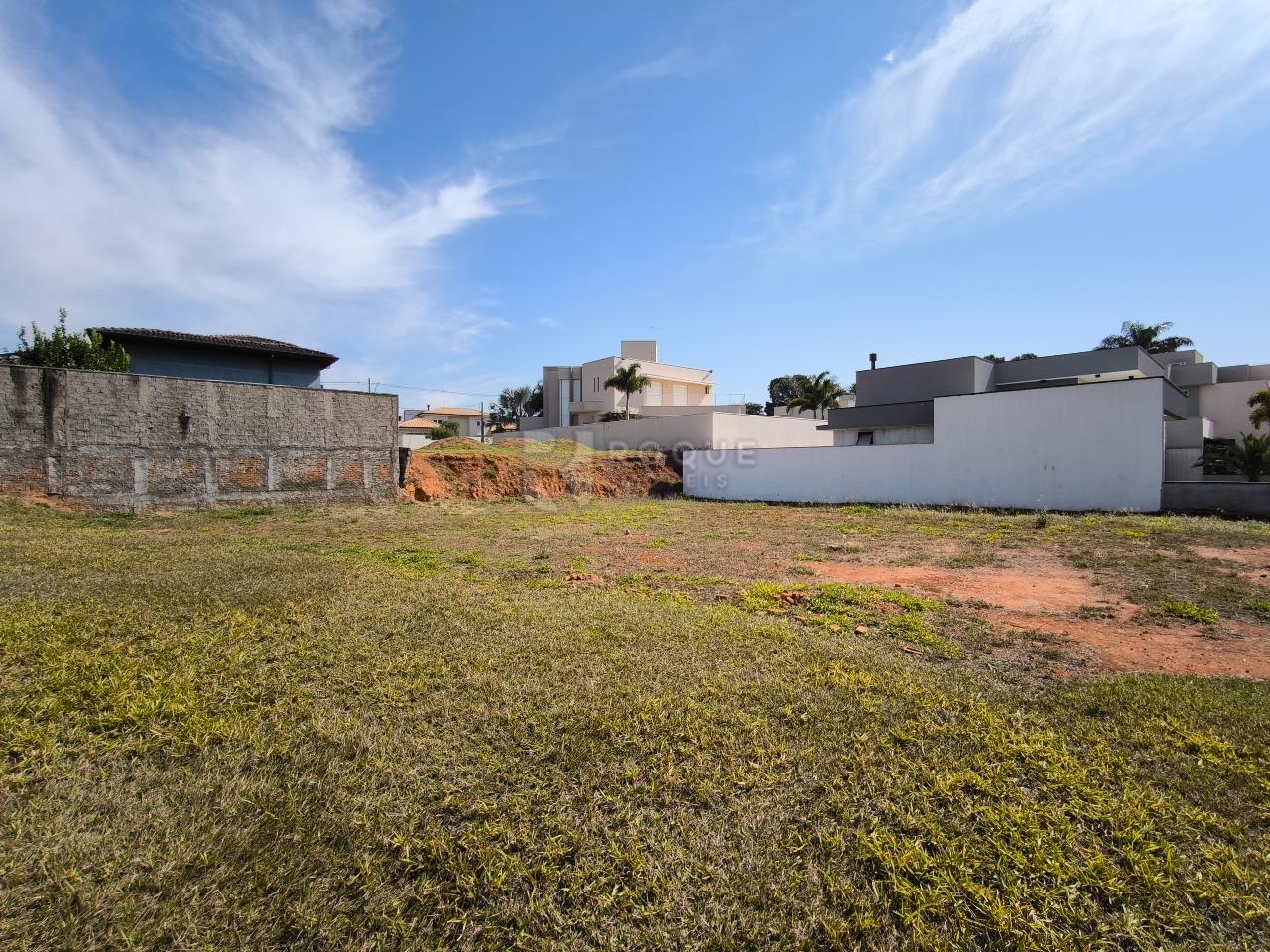 Terreno em condomínio à venda no bairro Residencial Ilha de Bali: 