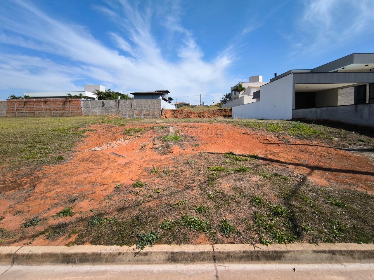 Terreno em condomínio à venda no bairro Residencial Ilha de Bali: 